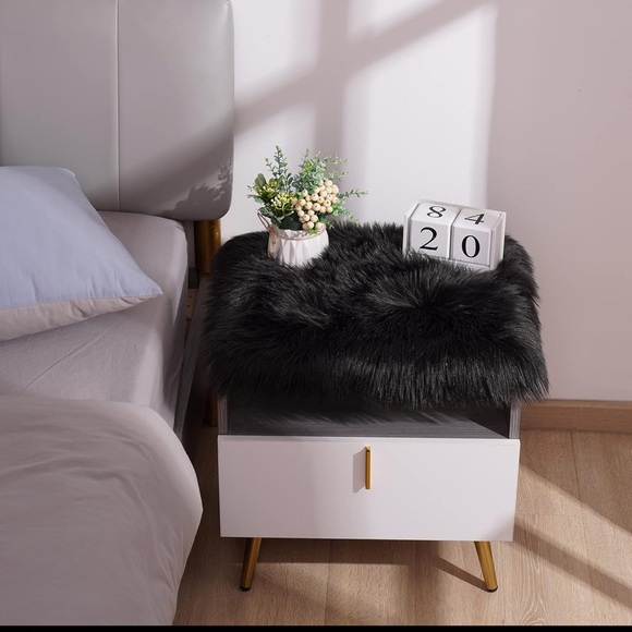 Black Faux Fur Chair Cover - Picture 3 of 5